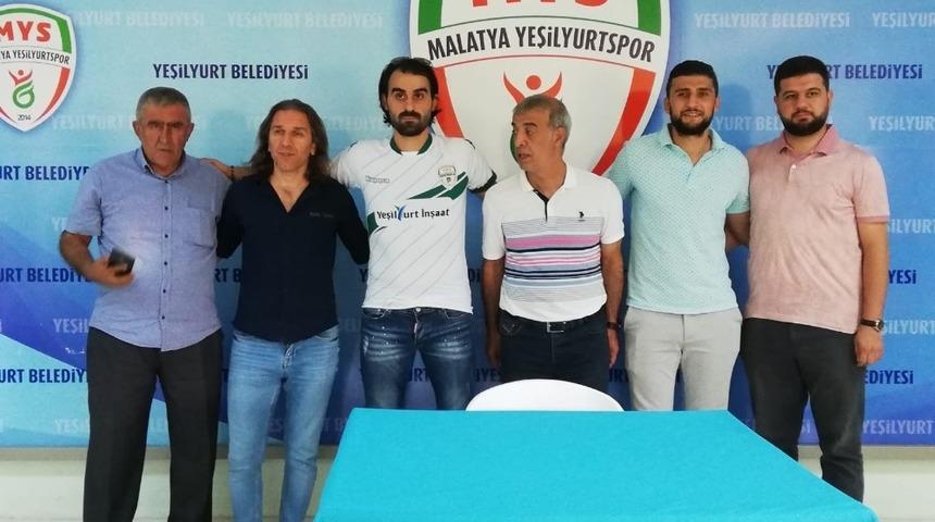 Malatya Yeşilyurt Belediyespor&rsquo;da toplu imza t&ouml;reni