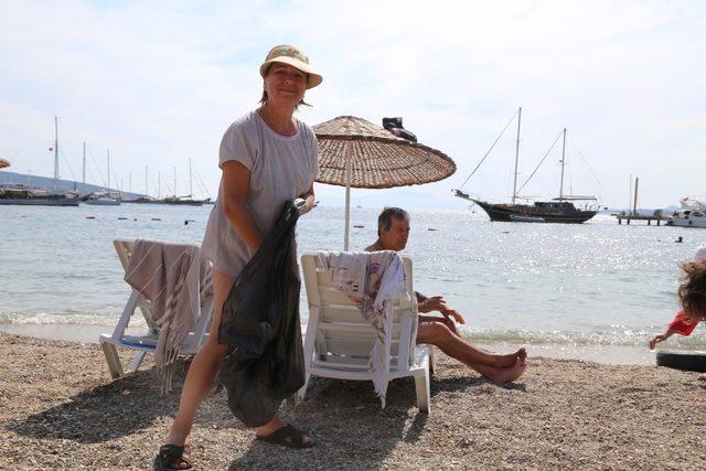‘Bodrum için 3 Dakika’ plaj temizliği devam ediyor