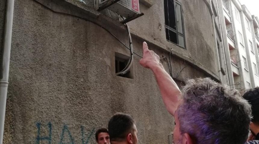 Sigara i&ccedil;erken hayatından oluyordu