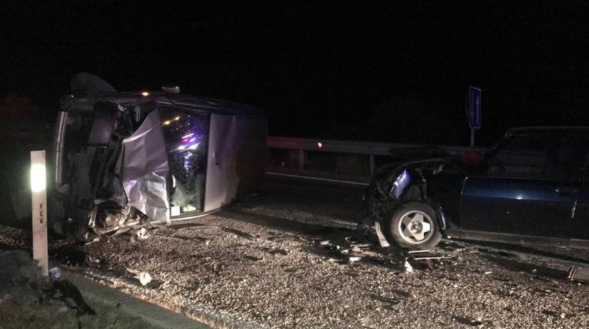 Çankırı'da iki araç kafa kafaya çarpıştı: Çok sayıda yaralı var