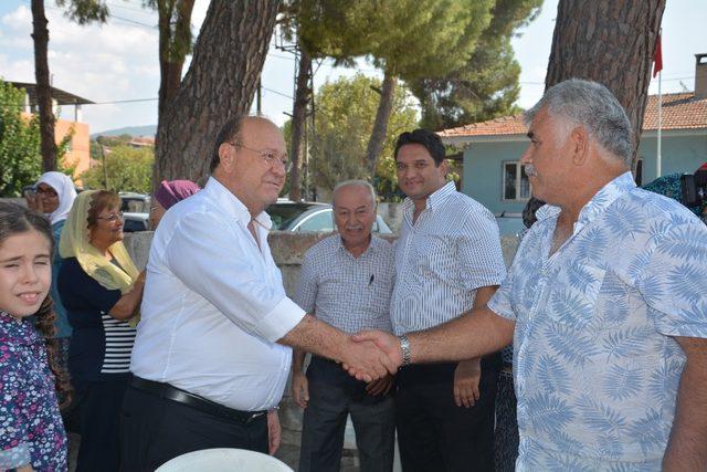 Başkan Özakcan, Gölhisar Mahallesindeki hayra katıldı