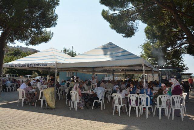 Başkan Özakcan, Gölhisar Mahallesindeki hayra katıldı