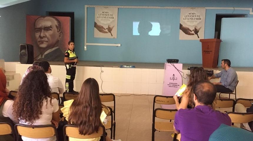 &Ouml;ğretmenlere trafik eğitimi