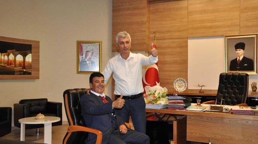 Kaymakam Arıcan, Habur&rsquo;a kadar bisikletle gelen Değer&rsquo;i kabul etti