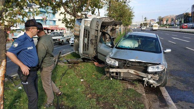 Samsun’da otomobil ile kamyonet çarpıştı