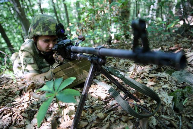 Trabzon'da PKK'lı teröristlere ait yaşam malzemeleri bulundu