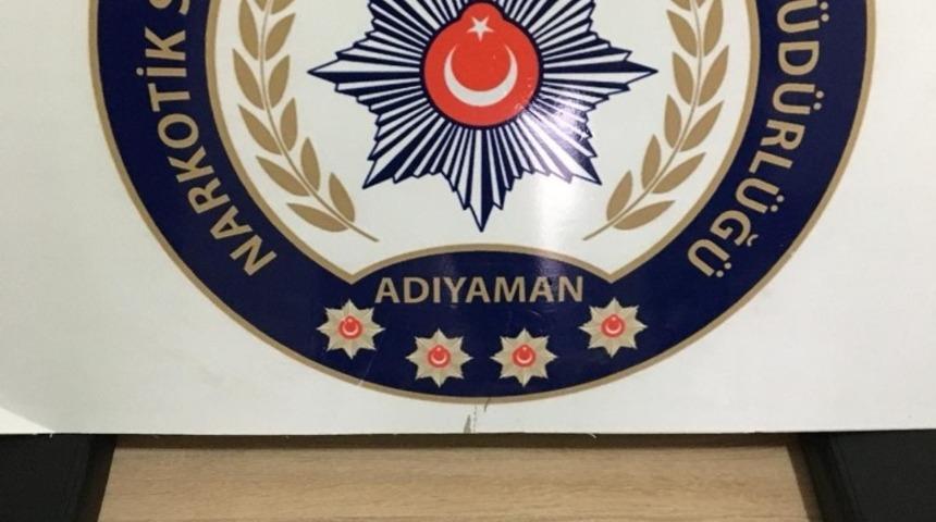 Ruhsatsız silah ele ge&ccedil;irildi