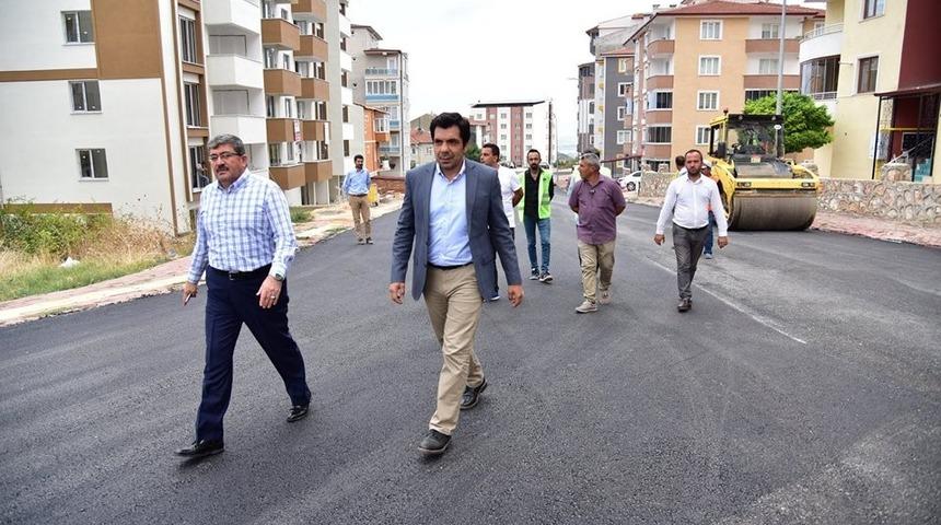 Başkan Can, asfalt &ccedil;alışmalarını inceledi