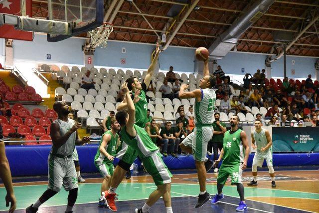 Manisa Büyükşehir’in dev adamları şampiyon oldu