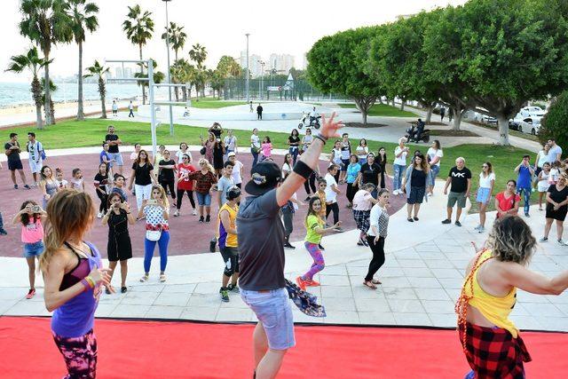 Mersin sahillerinde ’Zumba’