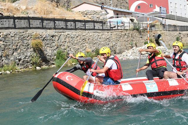 Çatak'ta Türkiye Rafting Şampiyonası'nda ikinci gün heyecanı