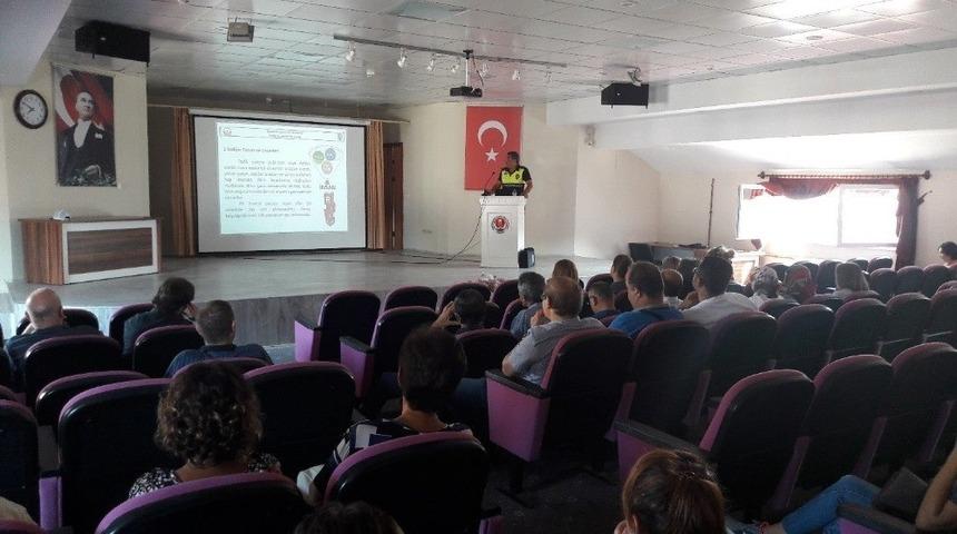 Giresun Emniyetinden &ouml;ğretmenlere trafik eğitimi