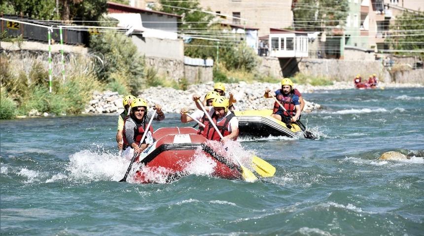 T&uuml;rkiye Rafting Şampiyonasında ikinci g&uuml;n