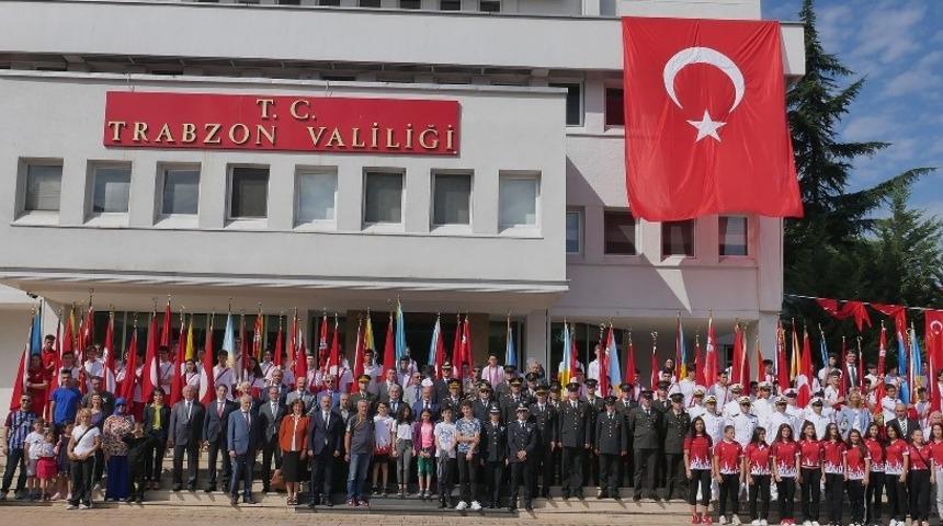 Atatürk’ün Trabzon’a ilk gelişinin 94. yıldönümü