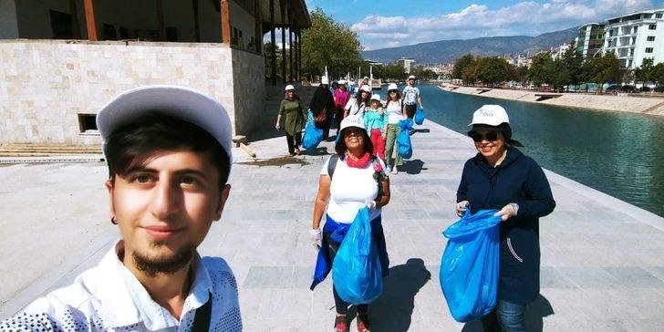 Dünya temizlik gününde çöp topladılar G4
