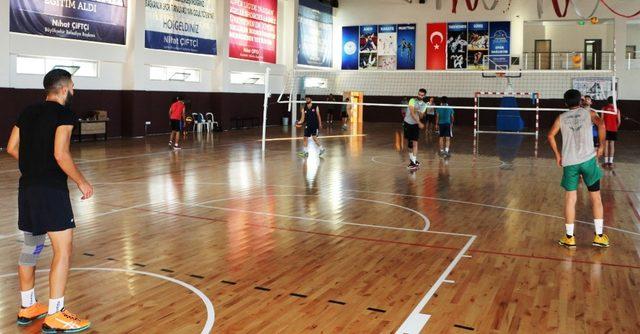 Büyükşehir Belediyesi Voleybol Takımı yeni sezon hazırlıklarına başladı