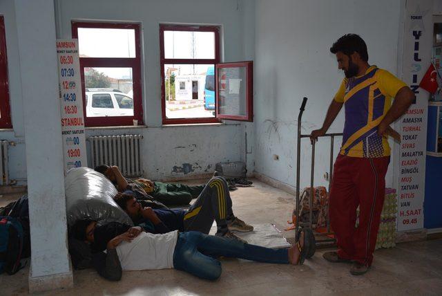 Pakistanlı 37 kaçak, İstanbul diye Sinop'a bırakıldı