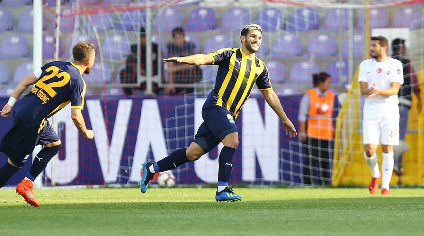 Akhisarspor'a bir darbe de Ankarag&uuml;c&uuml;'nden: 1-0