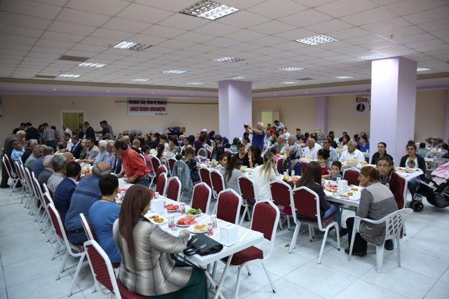 Başkan Çelik, Kayseri Cem Evi’nde Muharrem Orucu iftarına katıldı