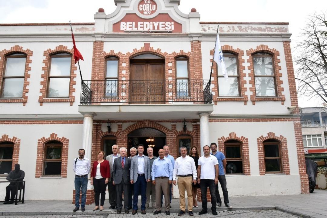 Başkan Sarıkurt eski meclis &uuml;yeleri ile bir araya geldi
