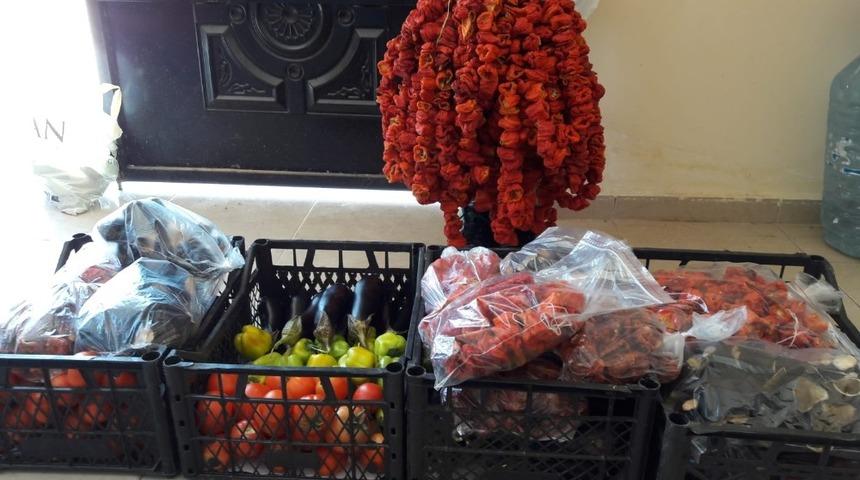 Gerc&uuml;ş&rsquo;te kurutmalık sebzeler kışa hazırlanıyor