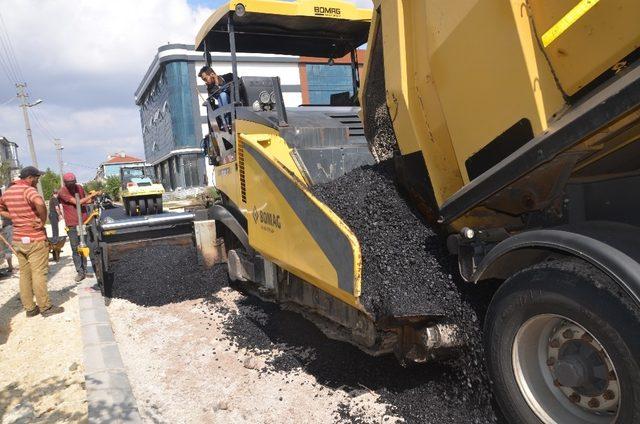 Ergene Belediyesi Sağlık Mahallesi’nde asfaltlama çalışmalarına devam ediyor