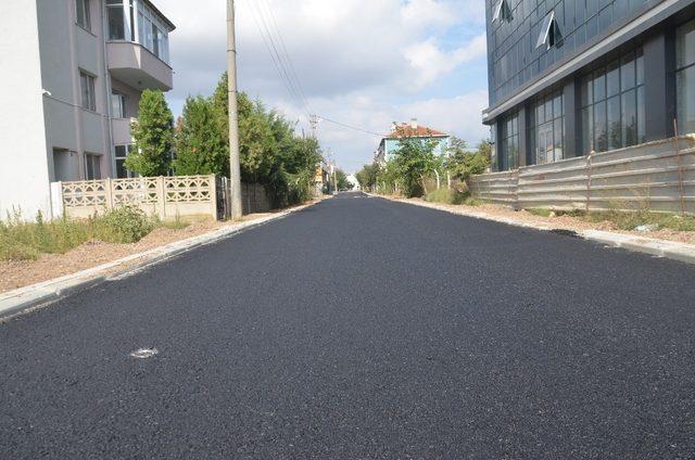 Ergene Belediyesi Sağlık Mahallesi’nde asfaltlama çalışmalarına devam ediyor