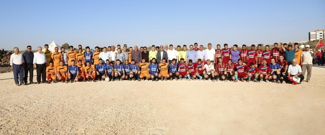 Futbol sahalarında kazanan dostluk oluyor