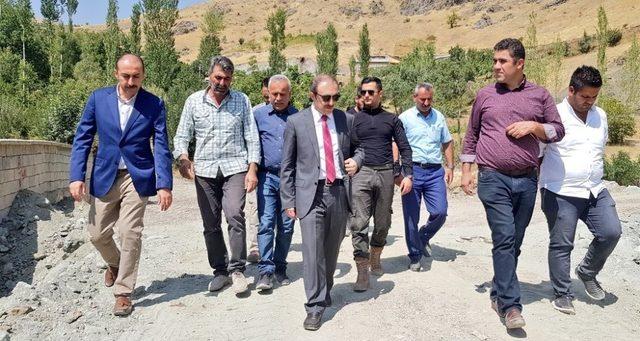 Hakkari Merzan ilk defa kanalizasyon şebekesine kavuşuyor