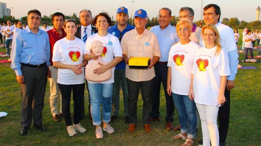 Adana "Hayata El Ver"di