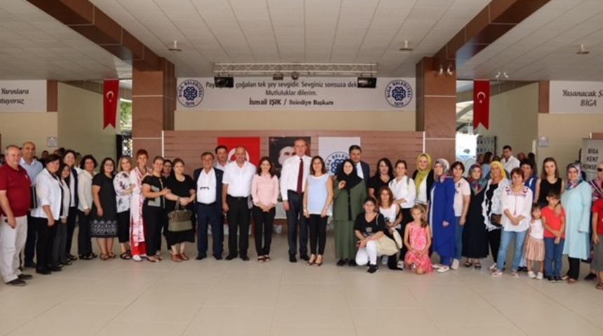 Biga&rsquo;da kadınlar oya ve yemek yarışmasında ter d&ouml;kt&uuml;ler