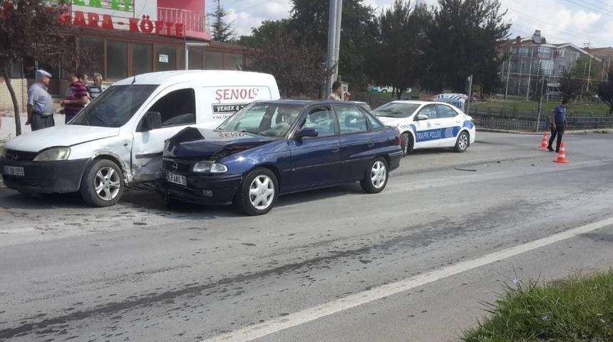 Tavşanlı&rsquo;da trafik kazası: 1 yaralı