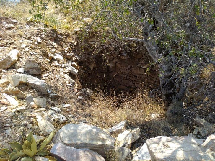 Definecilerin çukurlar açtığı Yılanlı Kale ilgi bekliyor G5