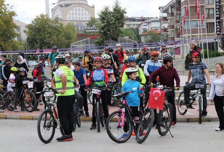 Karabük’te ‘Trafikte bizde varız’ temalı bisiklet turu G5