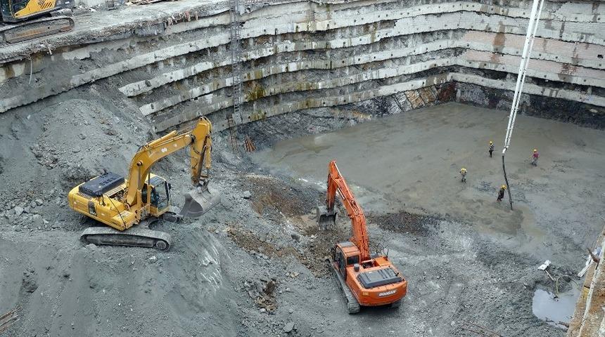 Trabzon’da tam otomatik katlı otoparkta kazı bitti, temele başlandı