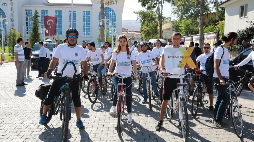 Kervansaray Buluşmaları kapsamında bisiklet turu d&uuml;zenlendi