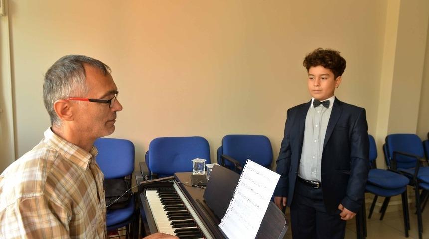 Kocaeli B&uuml;y&uuml;kşehir Belediyesi Konservatuvarı Yetenek Sınavları ger&ccedil;ekleştirildi