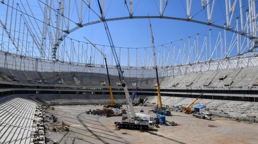Yeni stadın inşaatı s&uuml;r&uuml;yor