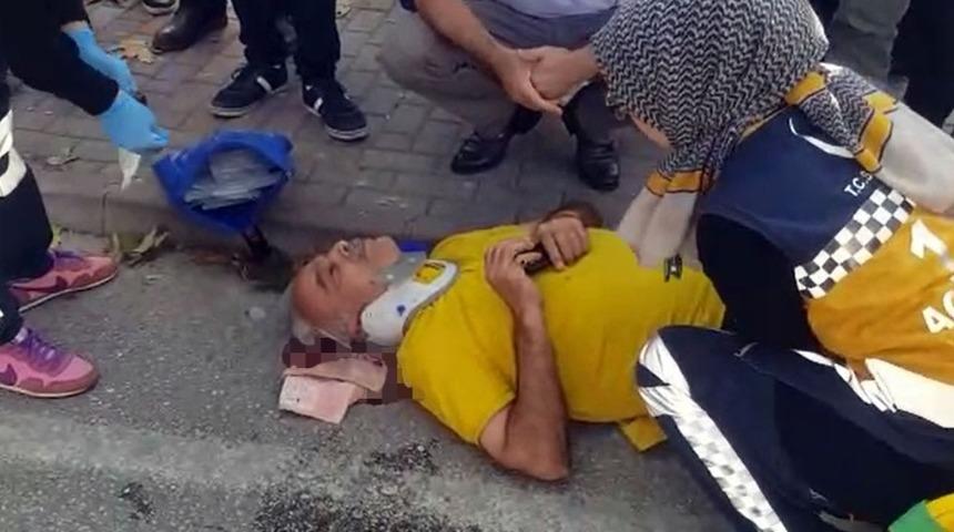 Tersten gelen motosiklet yaşlı adama &ccedil;arptı
