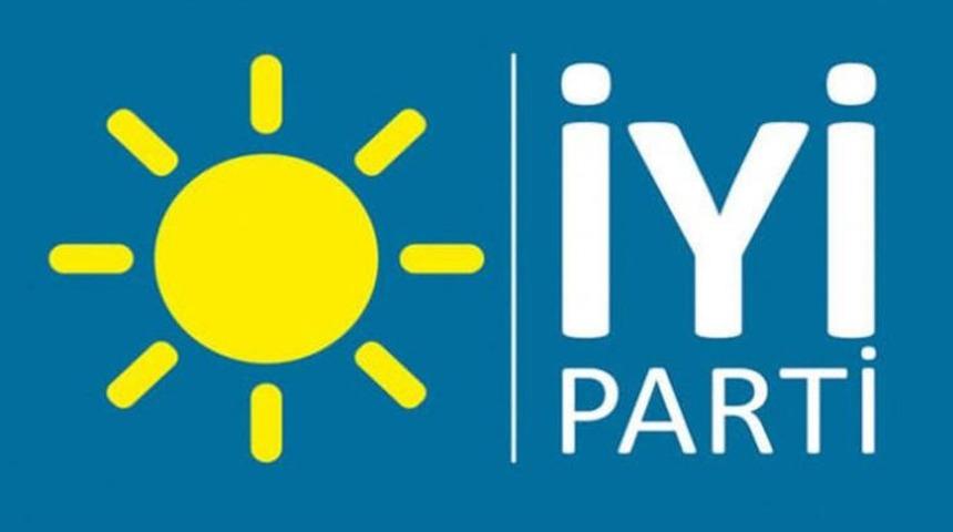 İYİ Parti Uşak Merkez İlçe Başkanı Ayşegül Obalı istifa etti