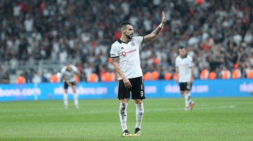 Beşiktaş'ta Alvaro Negredo defteri kapanıyor