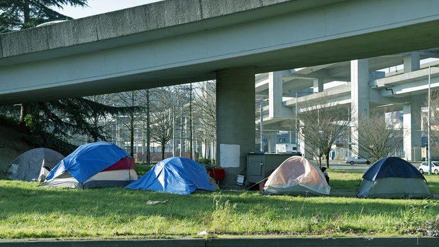 Amazon'un genel merkezinin bulunduğu Seattle'ın en ciddi meseleleri arasında barınma sorunu da var