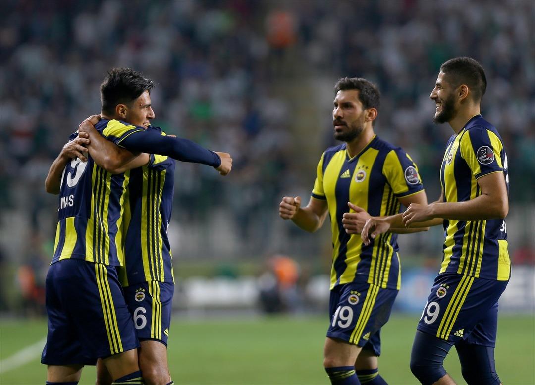 Fenerbah&ccedil;e'nin Konya galibiyeti sonrası sosyal medyada Benzia ve Eljif Elmas &ccedil;ılgınlığı yaşandı