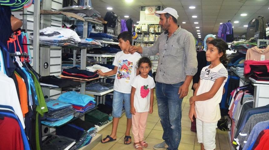 &Ouml;ğrenci velilerinin ucuzluk arayışı s&uuml;r&uuml;yor