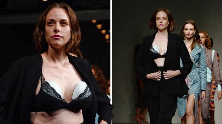 Podyuma damga vuran olay! Şov boyunca süt sağdı