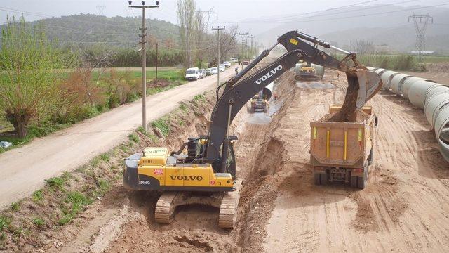 Koçarlı’da sulama inşaatı devam ediyor