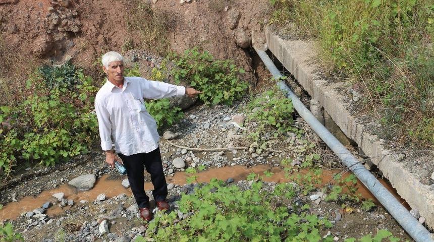 Menfezlerde biriken sel suları bah&ccedil;elere zarar veriyor