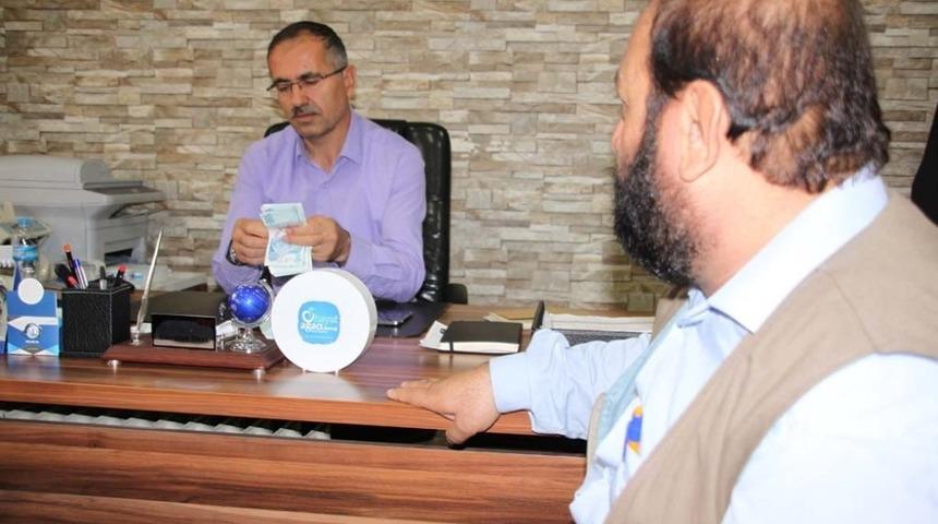 Pakistanlı t&uuml;ccardan Hayat Ağacı Derneği&rsquo;ne bağış