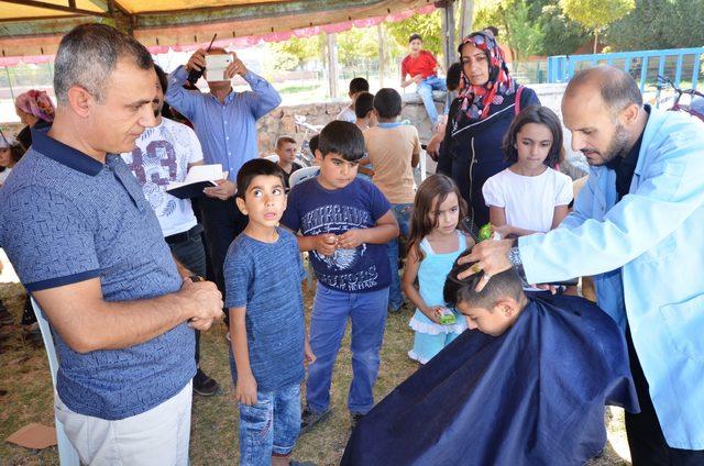 Iğdır Belediyesi 550 öğrencinin saçını kestirdi