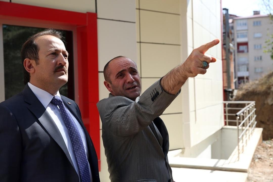 Vali Pehlivan,  Aile, &Ccedil;alışma ve Sosyal Hizmetler İl M&uuml;d&uuml;rl&uuml;ğ&uuml; Yeni Hizmet binasında incelemelerde bulundu